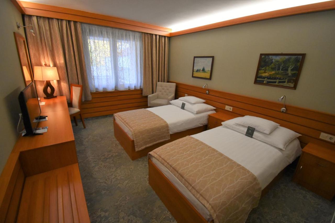 Hotel Club Tisza Lakitelek ภายนอก รูปภาพ